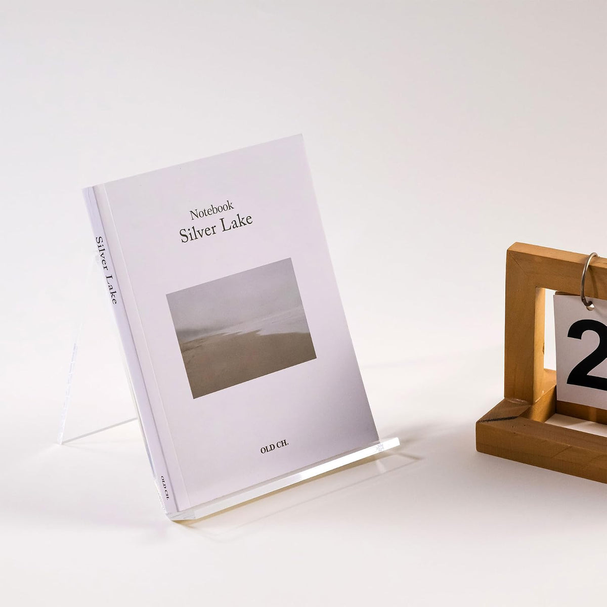 Acrylic Book Stand, Book Display Holder 8.5 x 11, Clear Acrylic Display Easel Transparent Display Stand Holder Tablet Holder for Album, CD, Magazine, Picture, Plate, Artworks, Phone, Tablet