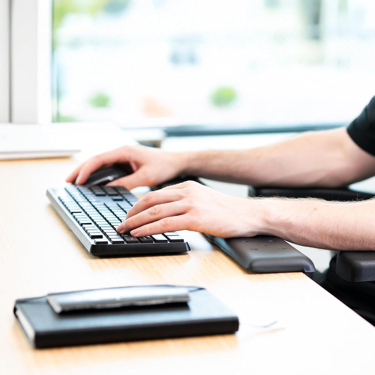 VIVO Black Ergonomic Long 30 in Wrist Pad, DESK-WR30
