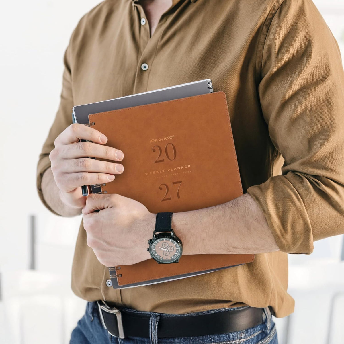 AT-A-GLANCE 2027 Planner, Weekly & Monthly, 13-Month Jan-Jan, 8.5" x 11", Signature, Distressed Brown (YP9050927)