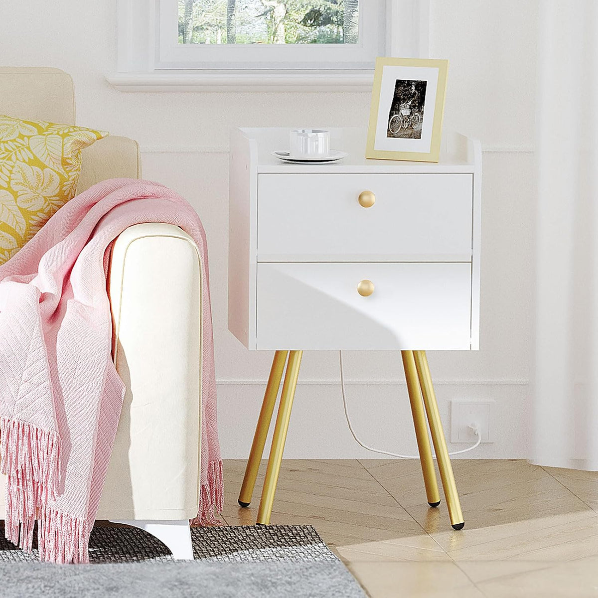 HOOBRO White Nightstand with Charging Station, Modern End Table