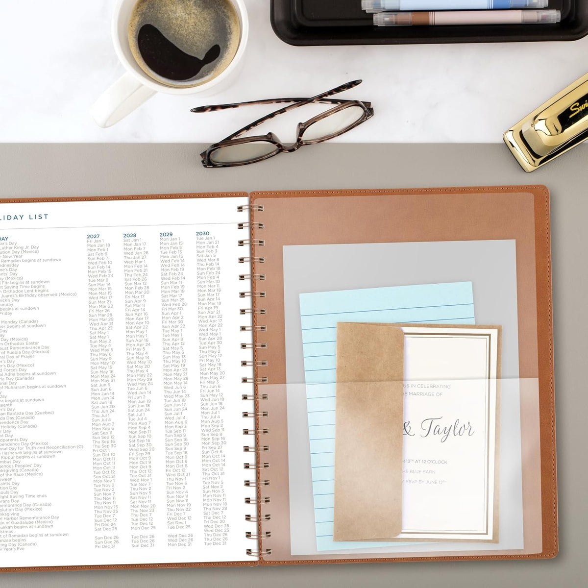 AT-A-GLANCE 2027 Planner, Weekly & Monthly, 13-Month Jan-Jan, 8.5" x 11", Signature, Distressed Brown (YP9050927)
