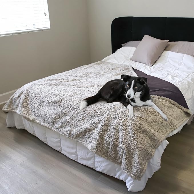 Kritter Planet Waterproof Pet Blanket for Bed, Reversible Sherpa Fleece Protector Couch Sofa Cover, Liquid Proof Furniture Protector for Medium Large Dogs