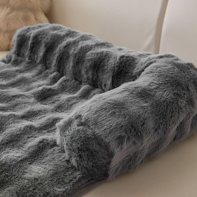 Calming Dog Bed Mat, Fluffy Fuzzy Couch Cover for Sofa, Winter Thickened Pet Mat with Anti-Slip Bottom Warm Soft Cushion Washable Pet Bed for Small Dogs and Cats (Gray, 75x75cm/29.5x29.5in)