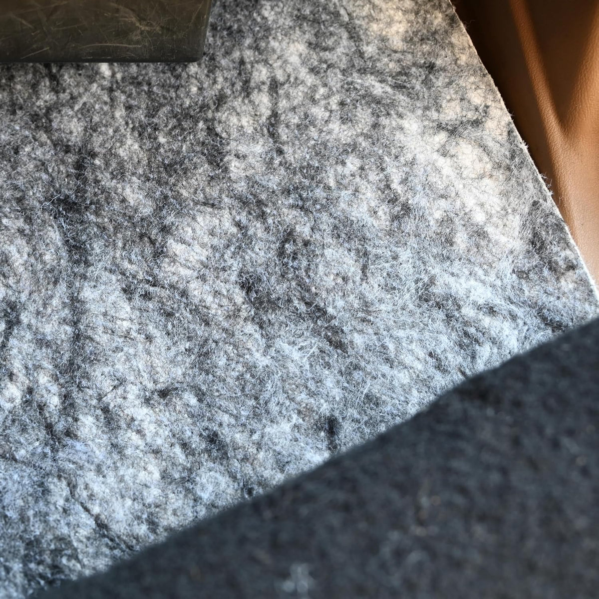 Design Engineering Under Carpet Lite 1'3" x 1'6"